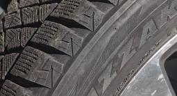 Диски оригинал с зимней резиной Bridgestone за 245 000 тг. в Байконыр – фото 4