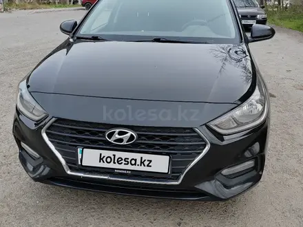 Hyundai Accent 2018 года за 7 200 000 тг. в Караганда