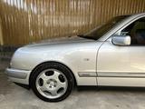 Mercedes-Benz E 320 1997 годаүшін4 750 000 тг. в Алматы – фото 2