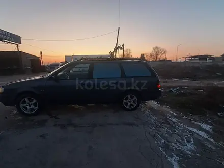 Volkswagen Passat 1995 года за 1 800 000 тг. в Шымкент – фото 2