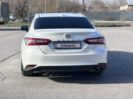 Toyota Camry 2021 года за 17 500 000 тг. в Караганда – фото 7