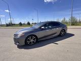 Toyota Camry 2018 года за 11 100 000 тг. в Семей
