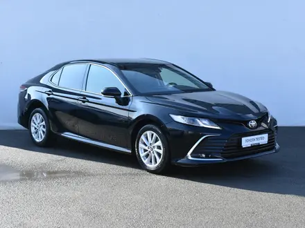 Toyota Camry 2023 года за 14 600 000 тг. в Атырау – фото 3