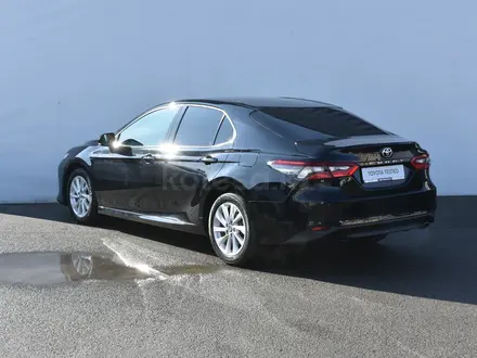 Toyota Camry 2023 года за 14 600 000 тг. в Атырау – фото 6