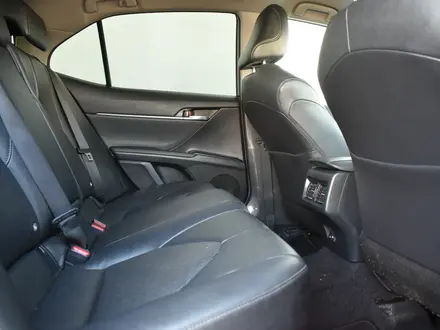 Toyota Camry 2023 года за 14 600 000 тг. в Атырау – фото 15