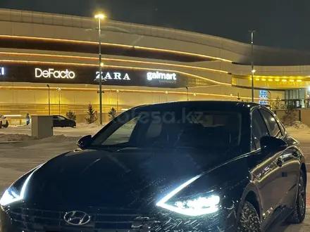 Hyundai Sonata 2023 года за 15 500 000 тг. в Астана – фото 2