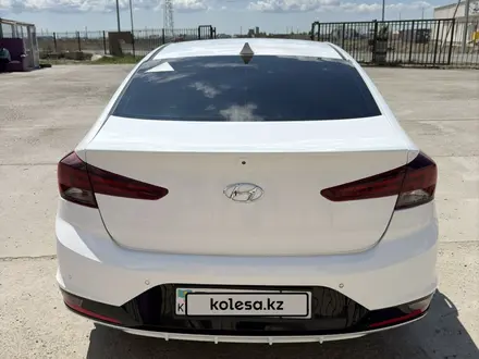 Hyundai Elantra 2020 года за 7 000 000 тг. в Атырау – фото 3