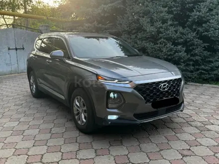 Hyundai Santa Fe 2018 года за 11 100 000 тг. в Алматы – фото 2