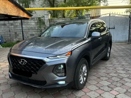 Hyundai Santa Fe 2018 года за 11 100 000 тг. в Алматы