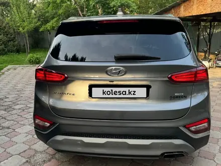 Hyundai Santa Fe 2018 года за 11 100 000 тг. в Алматы – фото 3