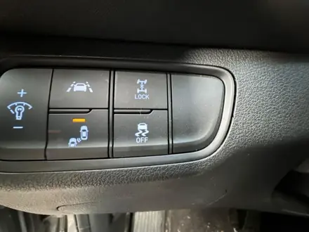 Hyundai Santa Fe 2018 года за 11 100 000 тг. в Алматы – фото 9