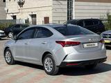 Hyundai Accent 2022 года за 7 800 000 тг. в Актобе – фото 3