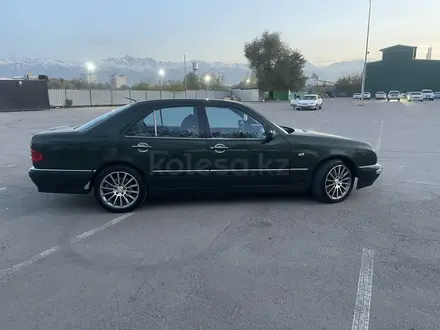 Mercedes-Benz E 280 1996 года за 2 200 000 тг. в Алматы – фото 3