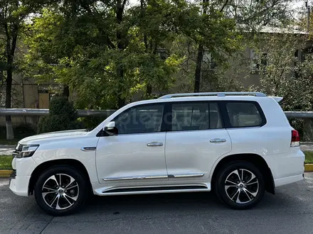 Toyota Land Cruiser 2021 года за 45 000 000 тг. в Астана – фото 3