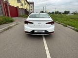 Hyundai Elantra 2019 года за 7 900 000 тг. в Алматы – фото 2