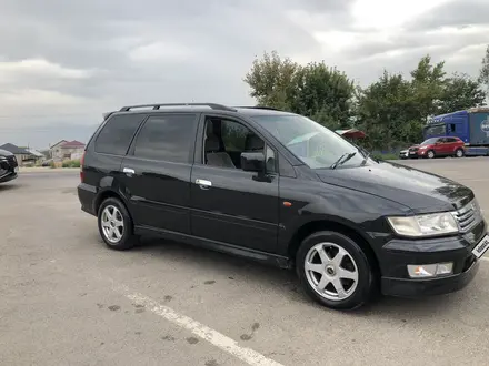 Mitsubishi Chariot 1999 года за 2 300 000 тг. в Алматы