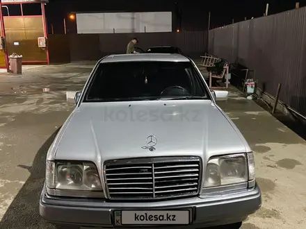 Mercedes-Benz E 280 1994 года за 1 700 000 тг. в Кызылорда – фото 2