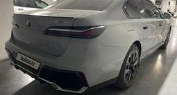 BMW i7 2022 года за 63 000 000 тг. в Алматы – фото 4