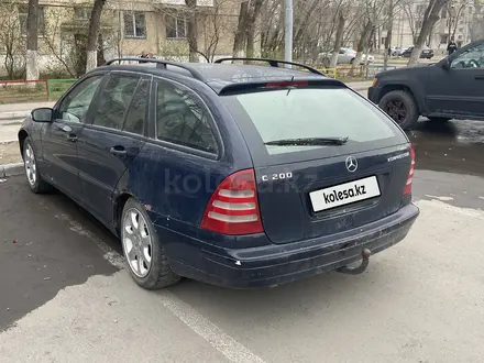 Mercedes-Benz C 200 2003 года за 2 200 000 тг. в Конаев (Капшагай)