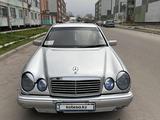 Mercedes-Benz E 240 1998 года за 2 550 000 тг. в Алматы