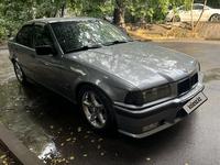 BMW 320 1995 года за 2 850 000 тг. в Алматы