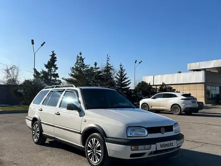 Volkswagen Golf 1996 года за 2 200 000 тг. в Алматы