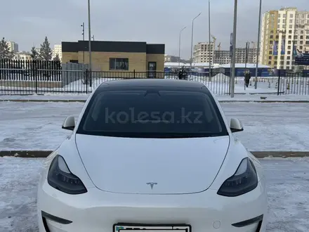 Tesla Model 3 2021 года за 17 500 000 тг. в Астана – фото 2