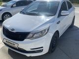 Kia Rio 2015 года за 2 500 000 тг. в Уральск – фото 3