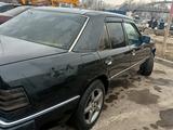 Mercedes-Benz E 200 1990 года за 1 250 000 тг. в Алматы – фото 2