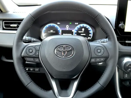 Toyota RAV4 Prestige 2025 года за 17 890 000 тг. в Шымкент – фото 13