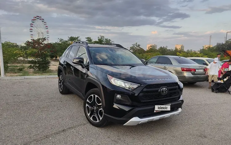Toyota RAV4 2020 года за 13 000 000 тг. в Актау