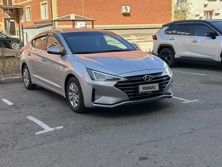 Hyundai Elantra 2018 года за 5 000 000 тг. в Уральск – фото 2