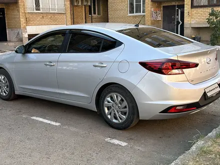 Hyundai Elantra 2018 года за 5 000 000 тг. в Уральск – фото 5