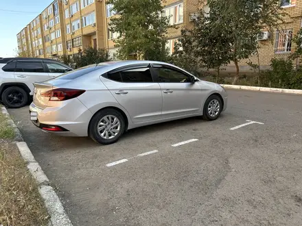 Hyundai Elantra 2018 года за 5 000 000 тг. в Уральск – фото 6