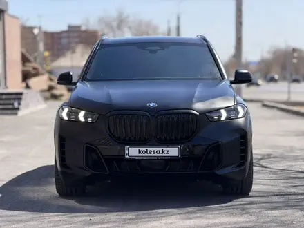 BMW X5 2025 года за 79 000 000 тг. в Астана – фото 2