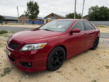 Toyota Camry 2010 года за 4 800 000 тг. в Атырау – фото 2