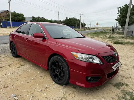 Toyota Camry 2010 года за 4 800 000 тг. в Атырау – фото 3