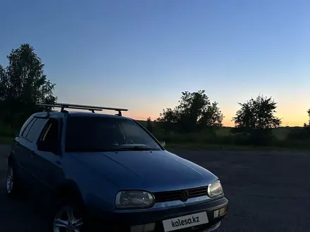 Volkswagen Golf 1997 года за 1 600 000 тг. в Алтай – фото 5