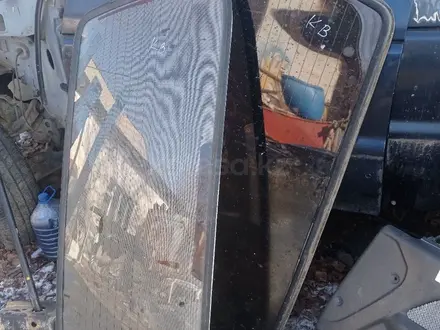 Стекло крышки багажника за 30 000 тг. в Алматы