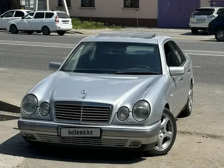 Mercedes-Benz E 55 AMG 1998 года за 4 500 000 тг. в Шымкент – фото 9