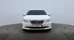 Toyota Camry 2014 года за 6 890 000 тг. в Астана – фото 2