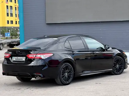 Toyota Camry 2019 года за 9 650 000 тг. в Астана – фото 12