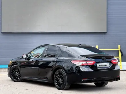 Toyota Camry 2019 года за 9 650 000 тг. в Астана – фото 13