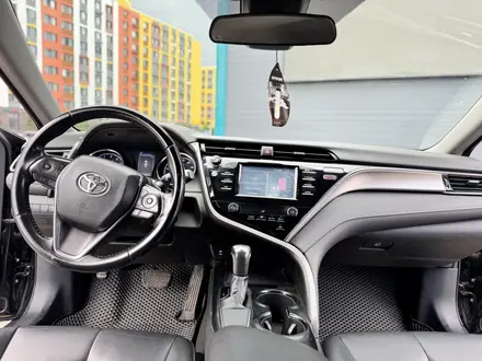 Toyota Camry 2019 года за 9 650 000 тг. в Астана – фото 18