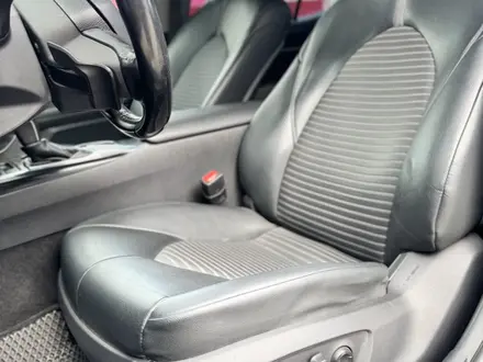 Toyota Camry 2019 года за 9 650 000 тг. в Астана – фото 22