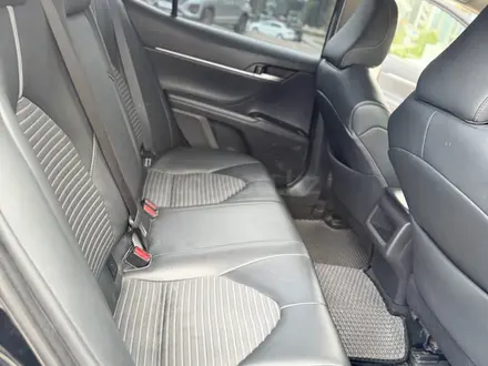 Toyota Camry 2019 года за 9 650 000 тг. в Астана – фото 23
