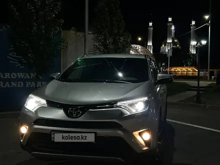Toyota RAV4 2019 года за 12 100 000 тг. в Актобе