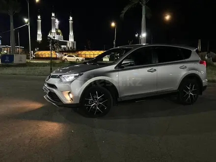 Toyota RAV4 2019 года за 12 100 000 тг. в Актобе – фото 8