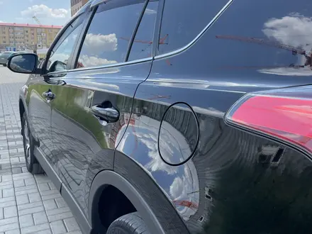 Toyota RAV4 2018 года за 12 400 000 тг. в Актобе – фото 4