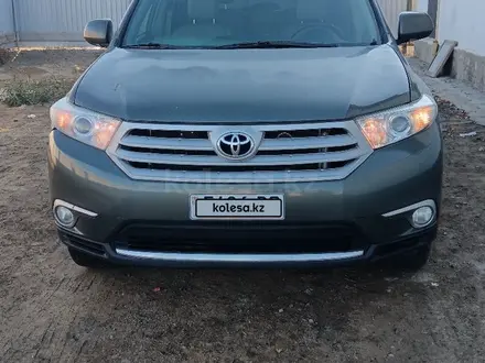Toyota Highlander 2013 года за 7 000 000 тг. в Атырау